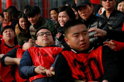 九游体育卫冕全区拔河比赛冠军(图9)