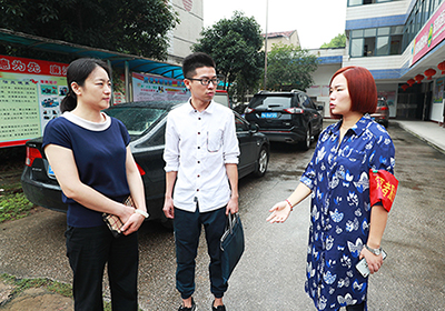 九游体育志愿者走进社区慰问留守儿童(图2)