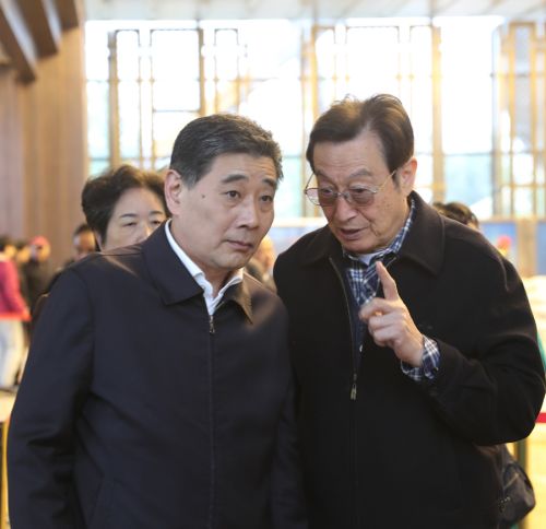 市老领导参观考察九游体育(图2)