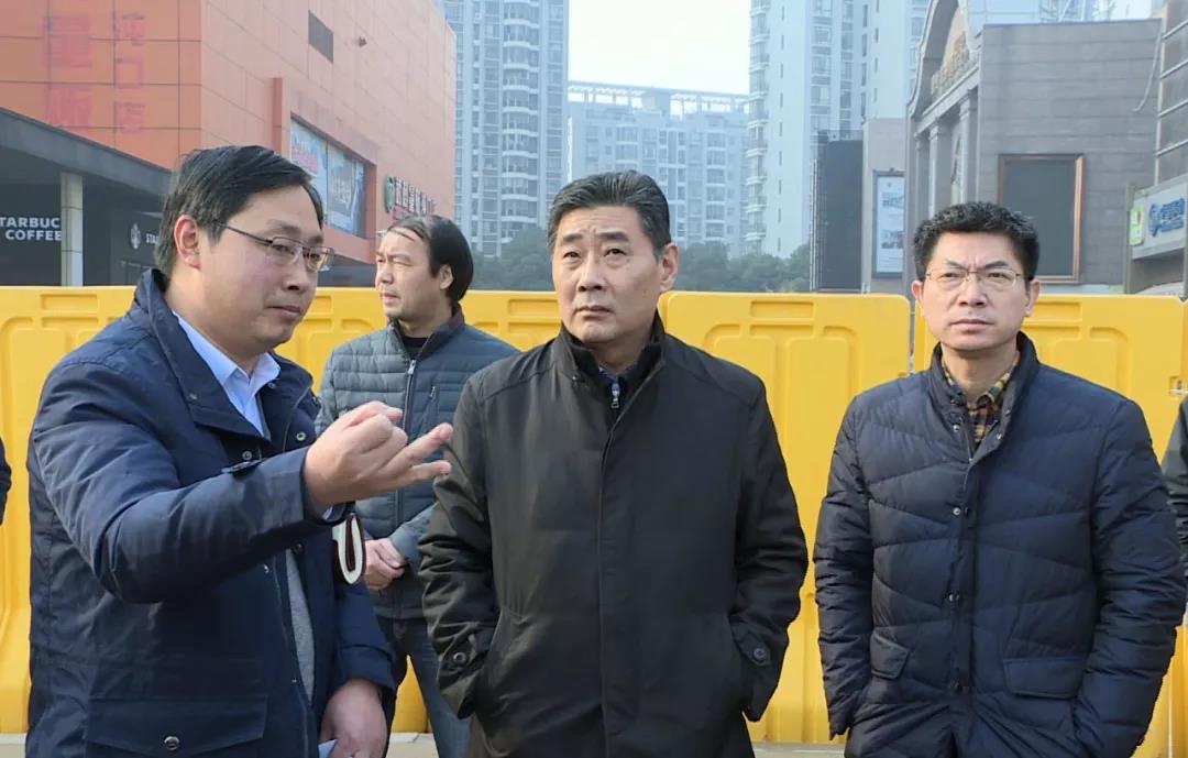 彭浩到九游体育现场办公 检查推进军运会场馆建设和环境提升工作(图2)