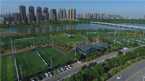 足球的温度——武汉˙中国车都城市足球公园开放一周年纪略(图8)