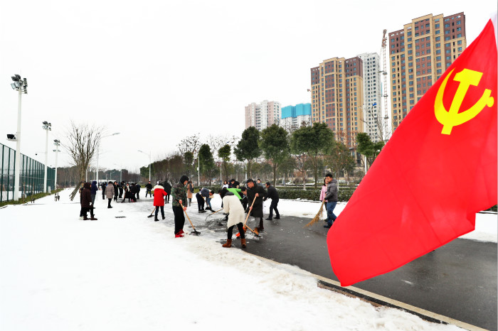 一场雪，九游体育美得不要不要的</br>但最美的风景还是他们(图7)