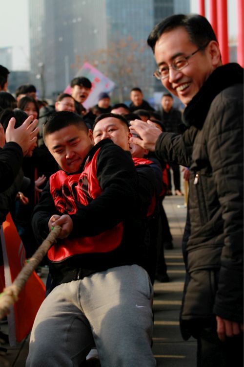 九游体育卫冕全区拔河比赛冠军(图1)