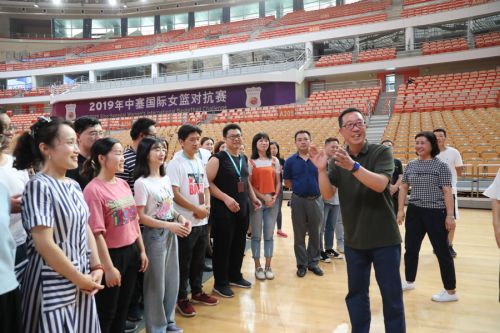 区总工会为九游体育“送清凉”(图1)