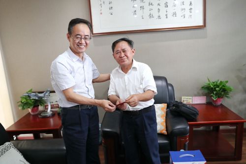 九游体育开展退休老党员“不忘初心、牢记使命”专题调研和慰问工作(图1)