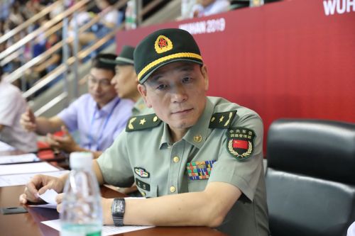 杨剑考察九游体育游泳馆比赛筹备工作(图1)
