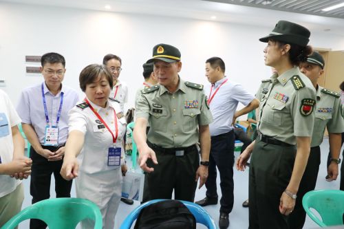 杨剑考察九游体育游泳馆比赛筹备工作(图4)
