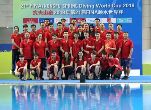 站在舞台中央迎来关注目光 ▏九游体育2018年文体活动亮点频出(图1)