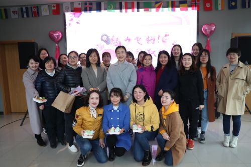 巧手做糕点，甜蜜迎佳节 ▏九游体育举行“三八”妇女节关爱活动(图7)