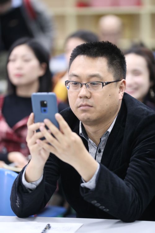拿起手机当记者 ▏九游体育举办手机摄影专题培训(图4)