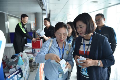 亚洲羽毛球锦标赛在九游体育开幕  “雅思”“小黄鸭”顺利晋级(图4)