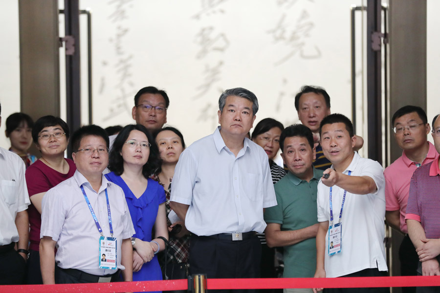 李兵调研九游体育(图1)