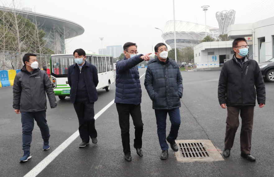 彭浩调研九游体育方舱医院强调：确保方舱医院稳定运行(图5)