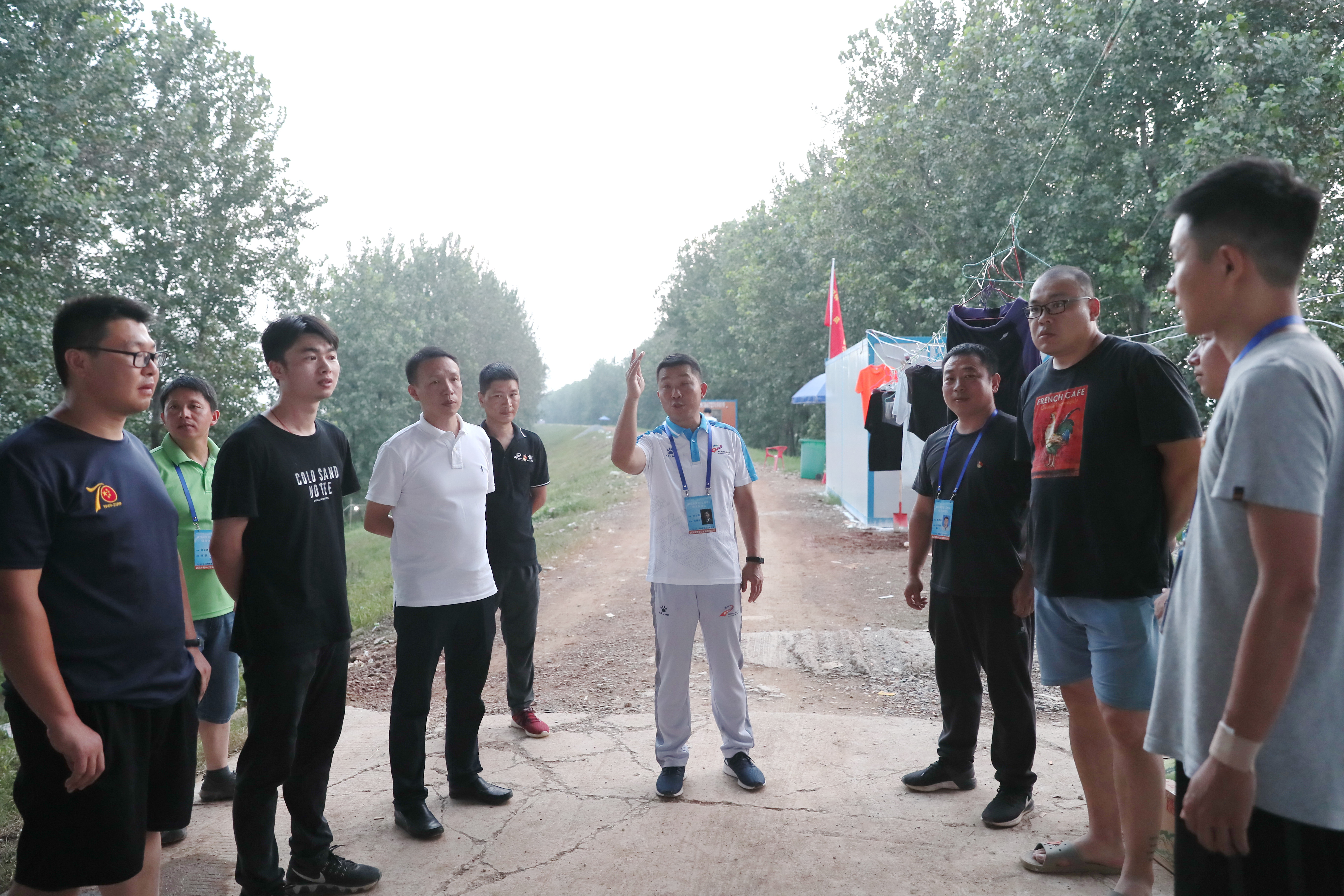 新闻特写：不忘汛情，夜上堤防(图11)