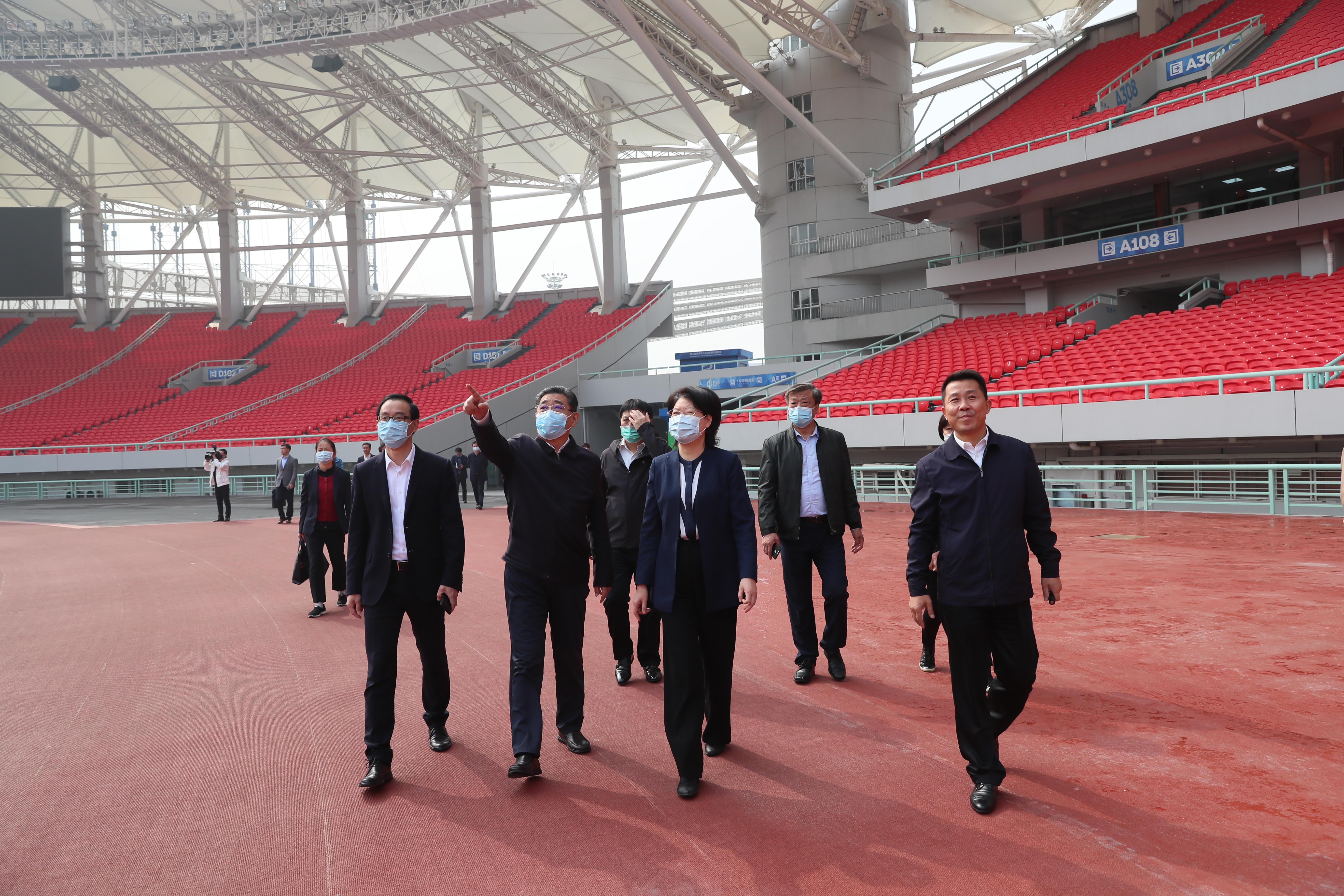 副省长肖菊华来公司调研：九游体育在做好军运会“后半篇文章”中具有标杆意义(图2)