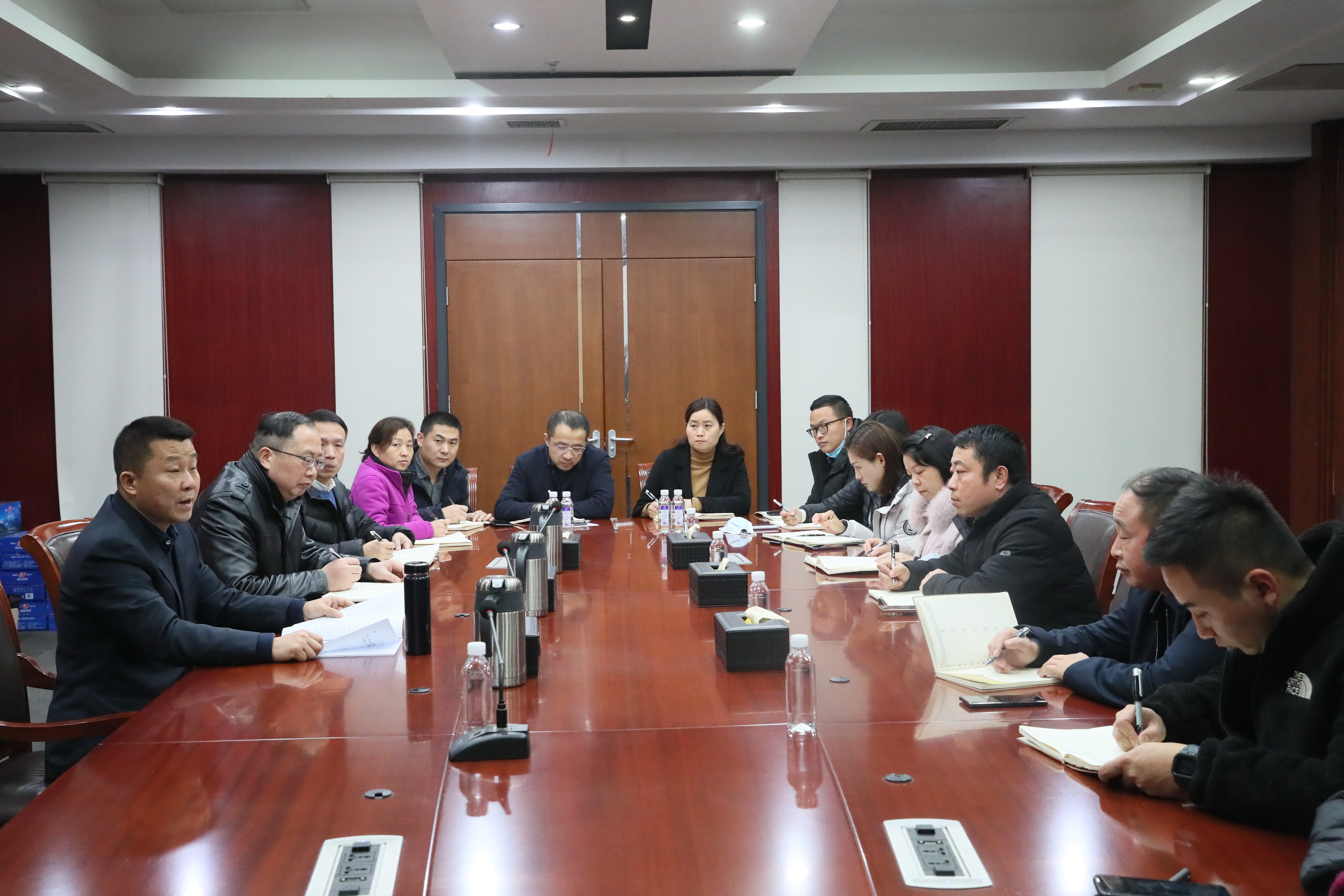 公司召开专题会部署元旦春节期间疫情防控工作